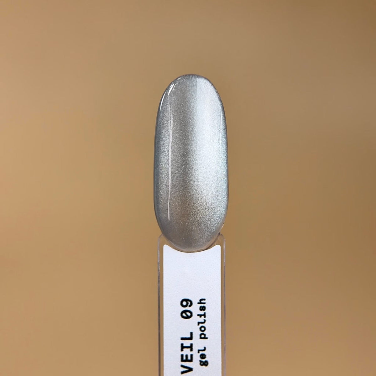 BIBLIOTEKA Esmalte Semipermanente Cat Eye Nº 09 Moon Veil — Blanco plateado delicado, 10 ml