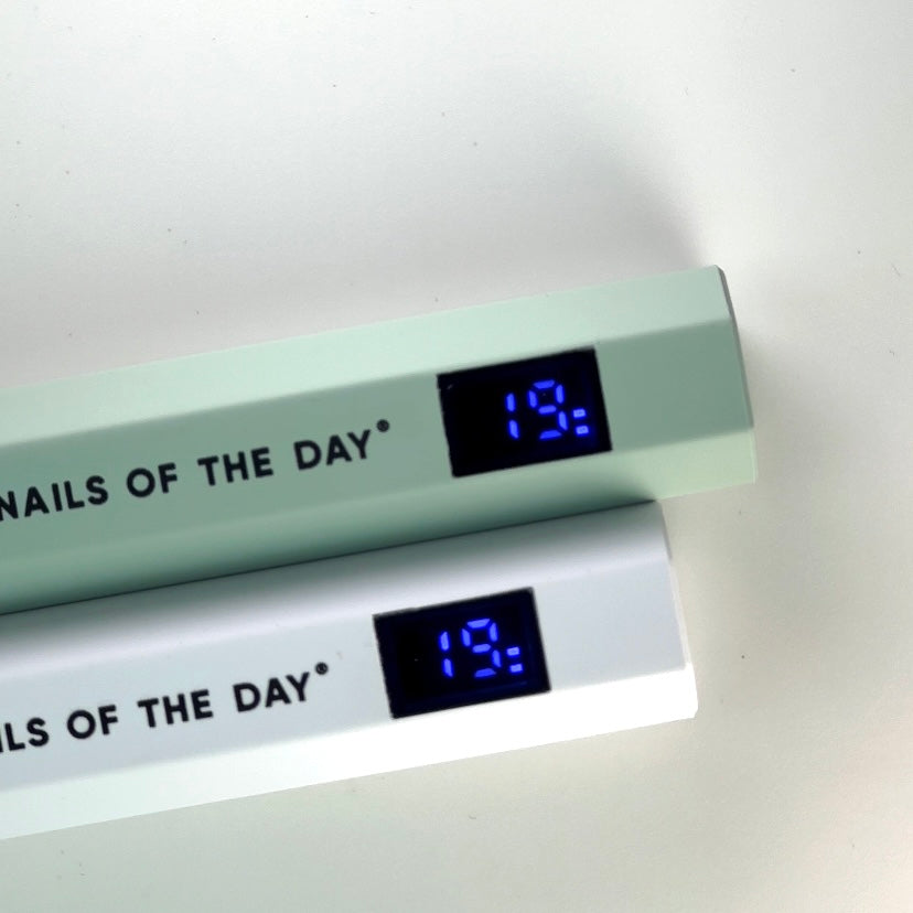NAILSOFTHEDAY Nail lamp — Verde, linterna para formas superiores e inferiores