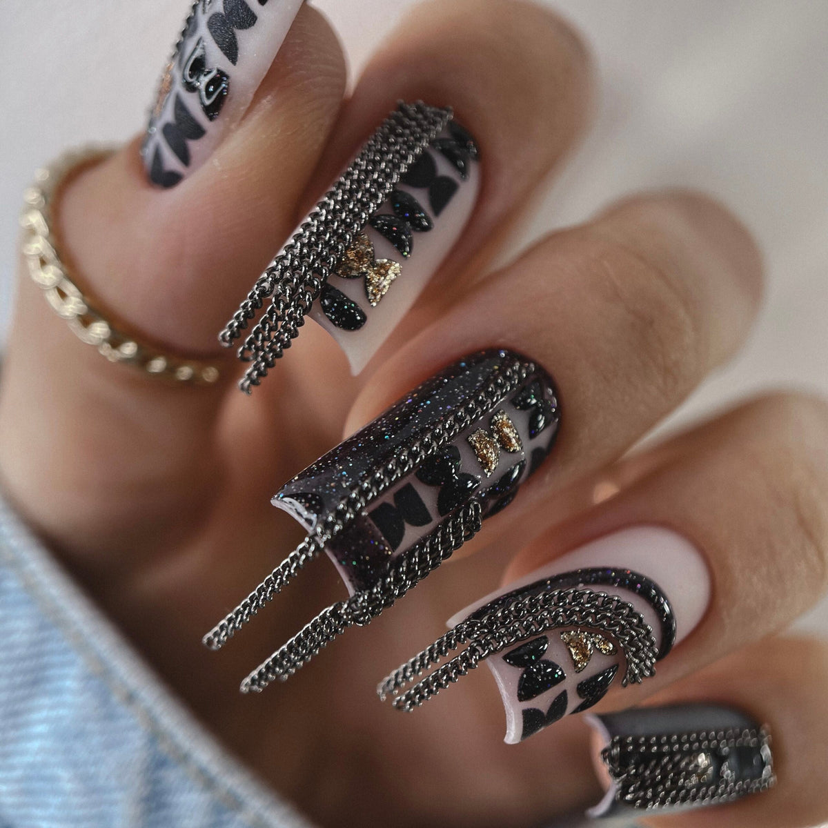 NAILSOFTHENIGHT Manhattan gel polish - esmalte semipermanente reflectante negro con brillo holográfico para uñas, 10 ml