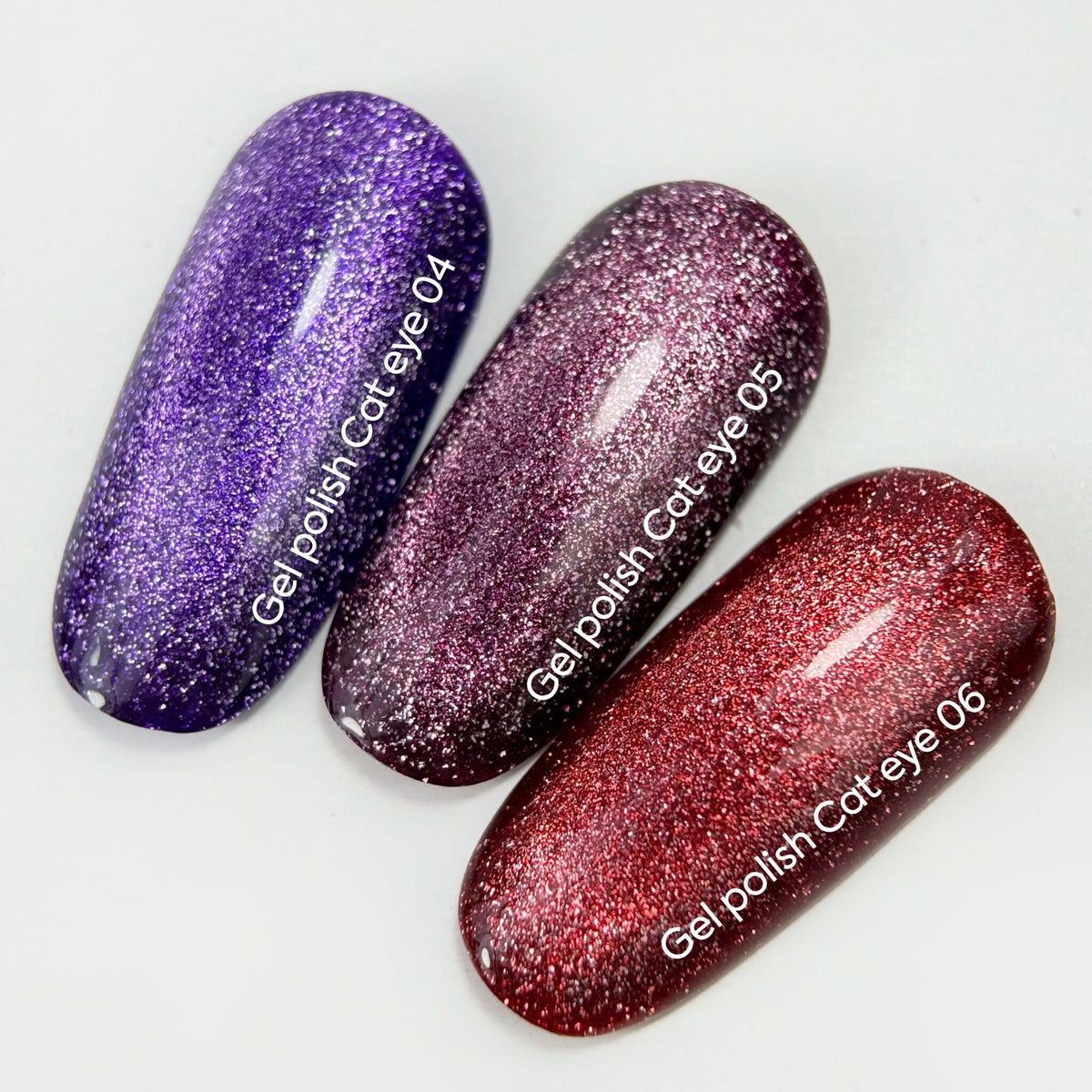 NAILSOFTHEDAY Gel Polish Cat Eye 05 — esmalte semipermanente rosa oscuro efecto ojo de gato con partículas metálicas finas y un ligero efecto reflectante. Cobertura total en una sola capa. 6 ml.