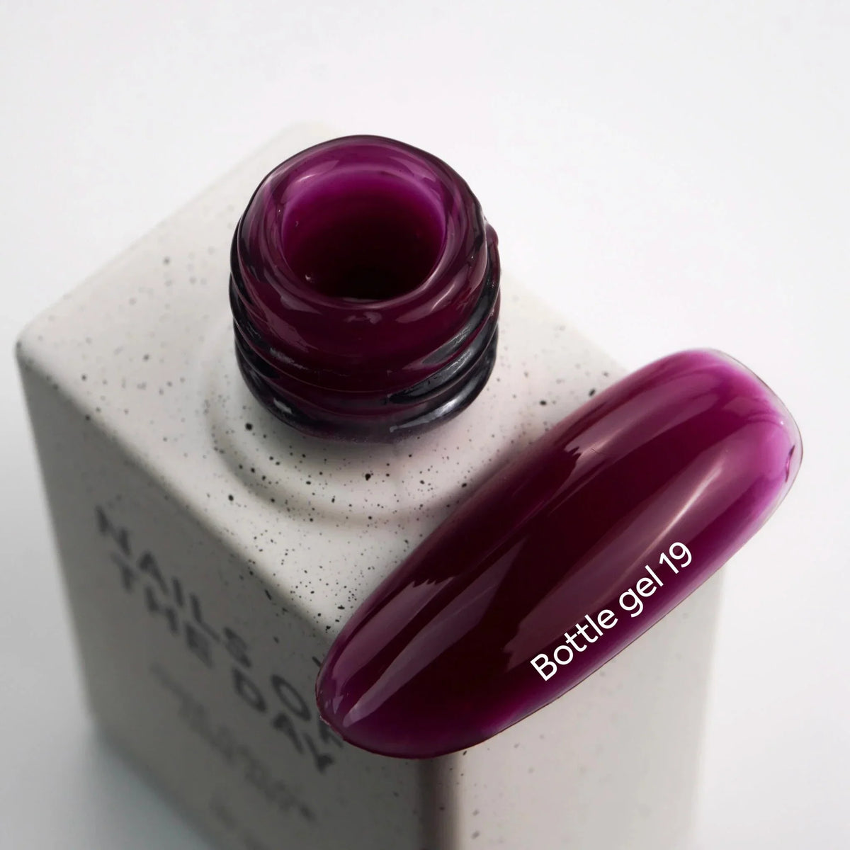 NAILSOFTHEDAY Bottle Gel 19 – gel ultrafuerte burdeos, 10 ml