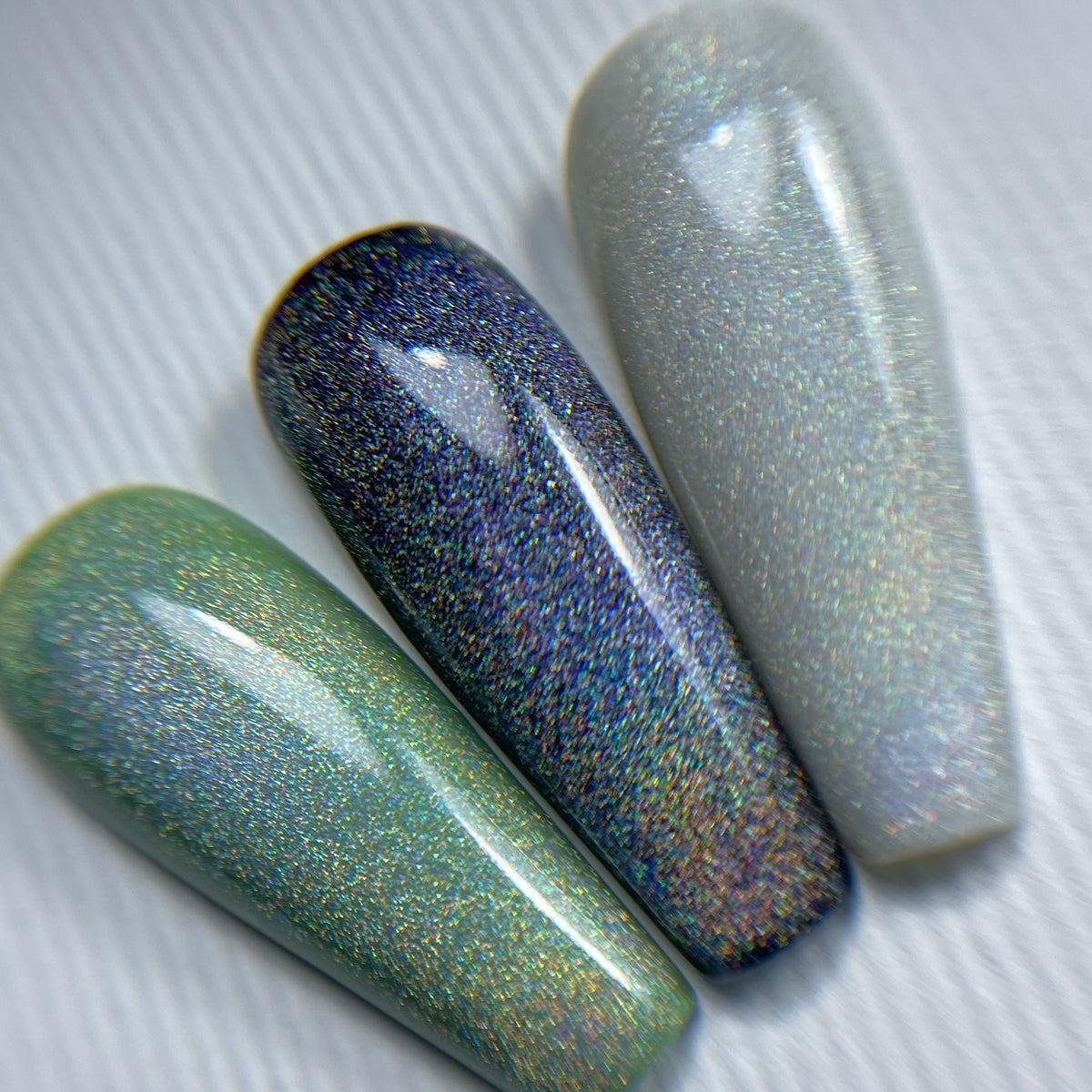 NAILSOFTHENIGHT Holographic Top Cat eye - top holográfico con efecto ojo de gato para uñas sin capa pegajosa, 10 ml
