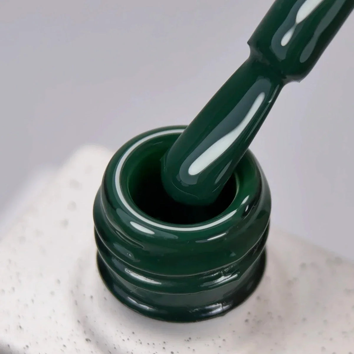 NAILSOFTHEDAY Color del Mes Septiembre 2025 Everroot -
Un verde profundo e intenso con cobertura total en una sola capa, 10 ml.