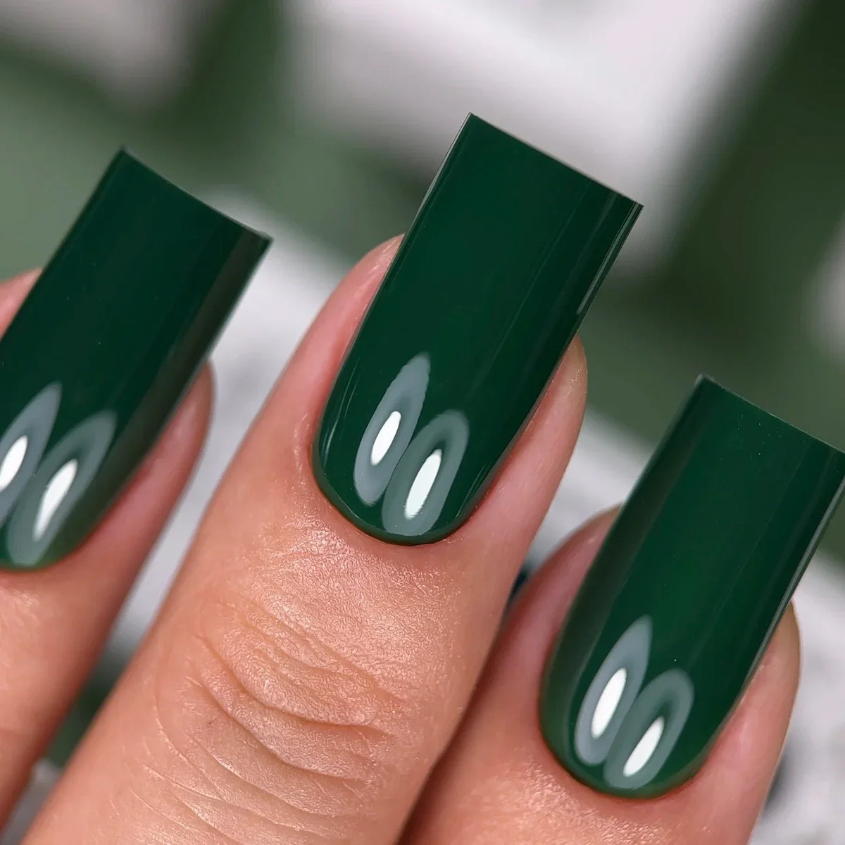 NAILSOFTHEDAY Color del Mes Septiembre 2025 Everroot -
Un verde profundo e intenso con cobertura total en una sola capa, 10 ml.