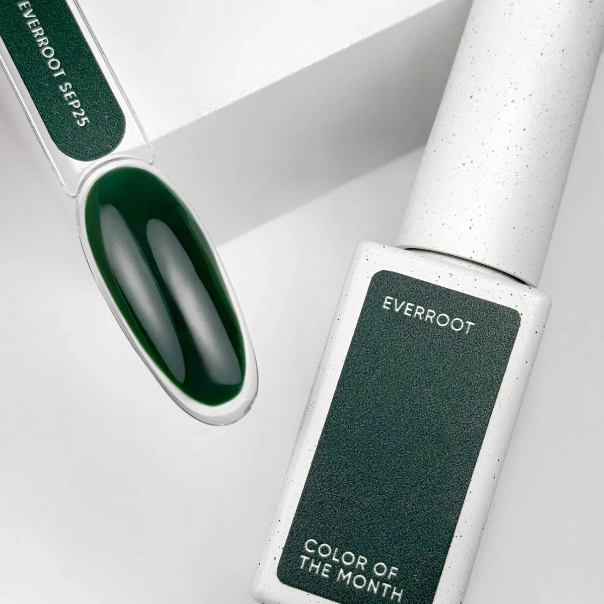 NAILSOFTHEDAY Color del Mes Septiembre 2025 Everroot -
Un verde profundo e intenso con cobertura total en una sola capa, 10 ml.