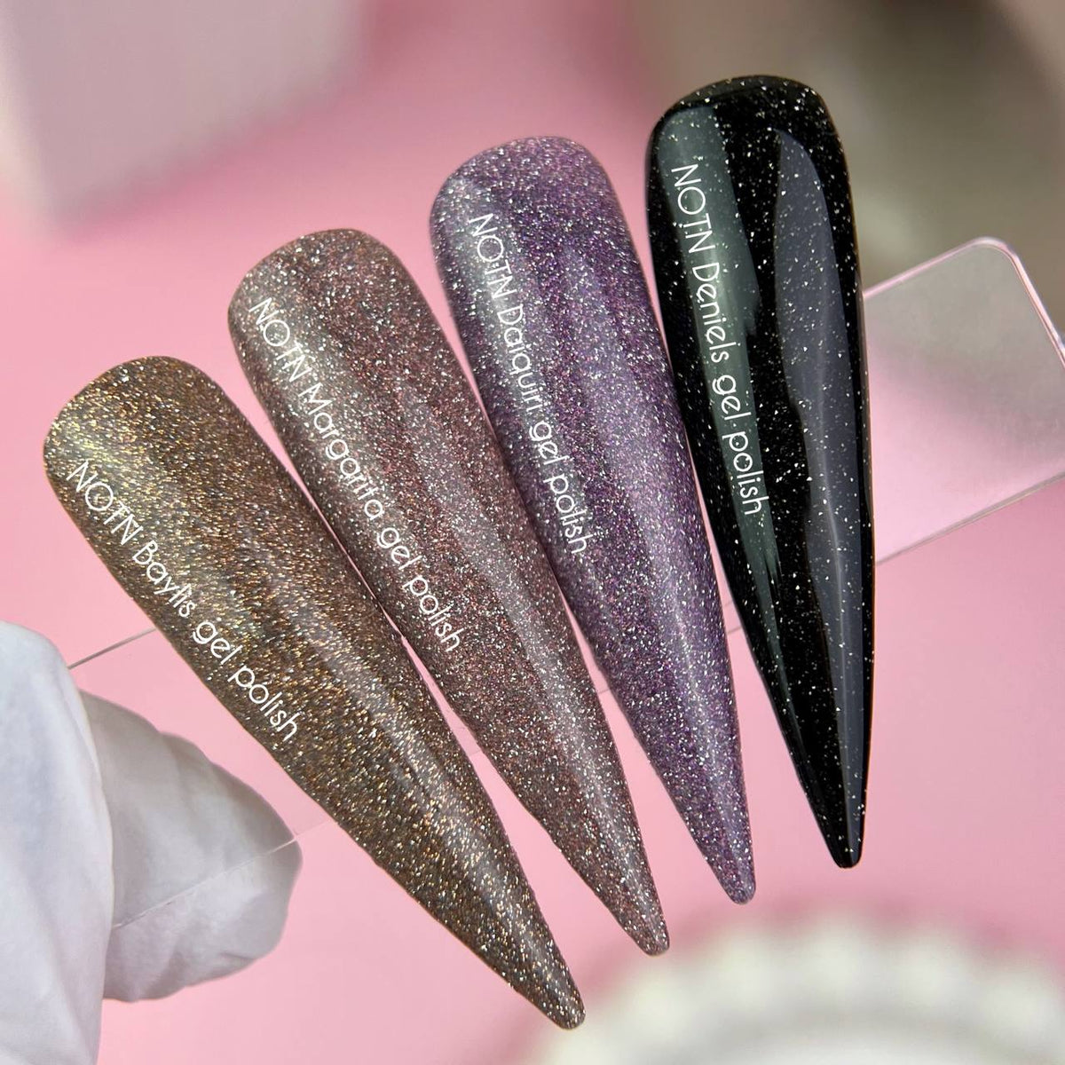 NAILSOFTHENIGHT Deniels gel polish — esmalte en gel negro pigmentado con shimmer plateado reflectante para uñas, 10 ml