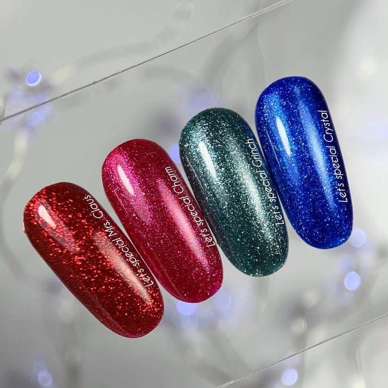 NAILSOFTHEDAY Let’s Special Crystal — un esmalte de color azul profundo con un fino brillo, que ofrece cobertura completa en una sola capa, 10 ml.