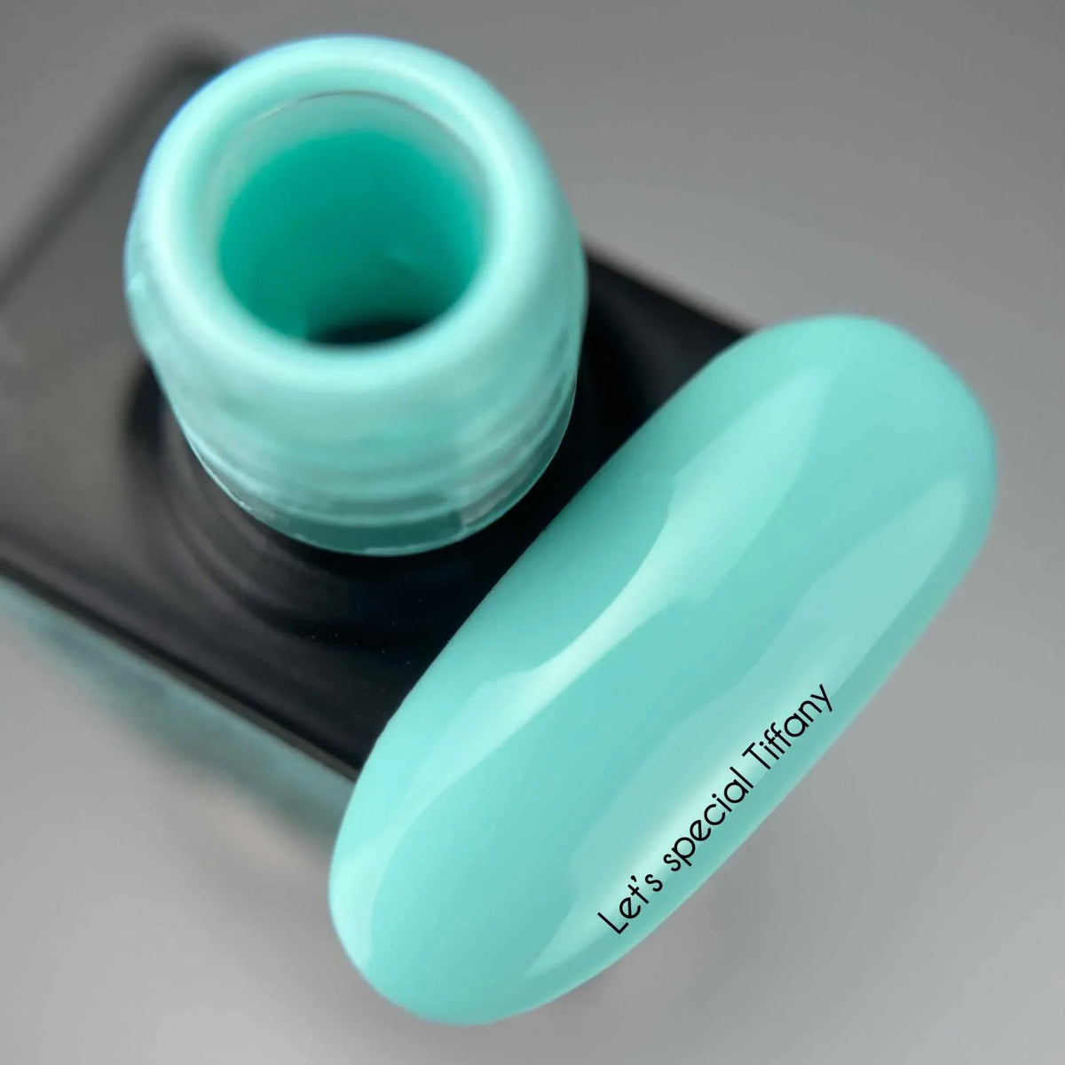 NAILSOFTHEDAY Let's Special Tiffany: esmalte semipermanente de uñas color turquesa suave que cubre en una capa, 10 ml