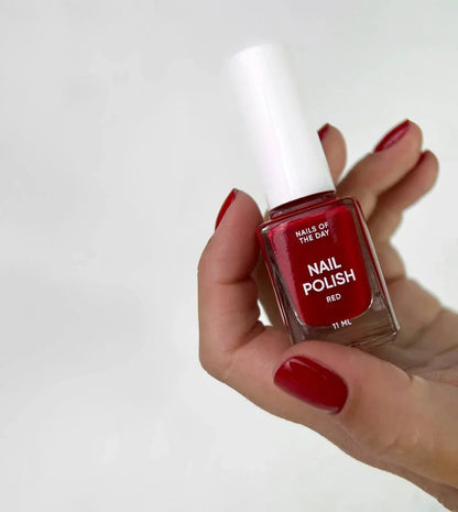 Nailsoftheday Nail Polish Red — esmalte de uñas rojo, 11 ml.