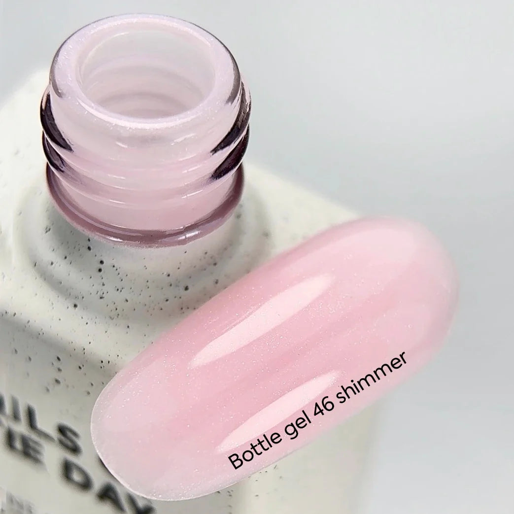 NAILSOFTHEDAY Bottle Gel 46 Shimmer — gel ultrarresistente rosa lechoso con shimmer plateado para reforzar las uñas, 10 ml