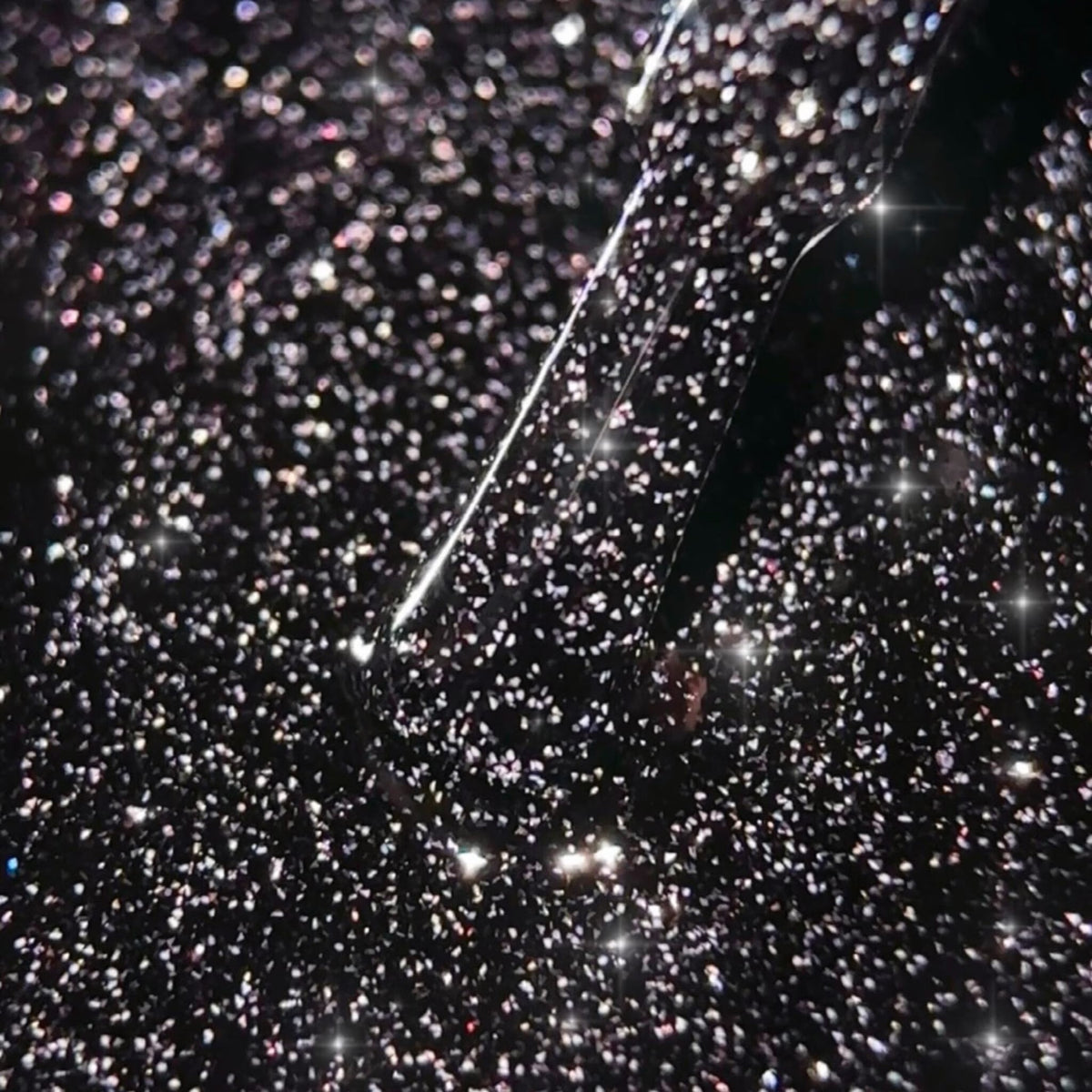 BIBLIOTEKA Esmalte reflectante Nº 01 Blacklight — Negro, 10 ml