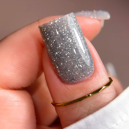BIBLIOTEKA Esmalte reflectante Nº 03 Snow — Blanco plateado, 10 ml