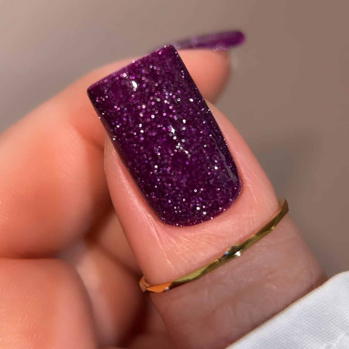 BIBLIOTEKA Esmalte reflectante Nº 08 Amethyst Dust – Violeta, 10 ml
