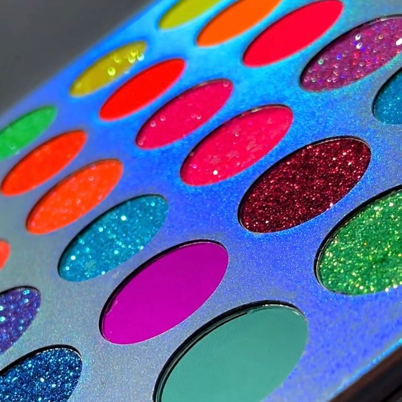 NAILSOFTHENIGHT Supernova nails palette : paleta con fuertes pigmentos para uñas, 24 colores (pigmentos: neón, otoñal y luminiscente)