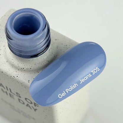 NAILSOFTHEDAY Gel Polish Jeans — esmalte semipermanente azul vaquero con cobertura completa en una sola capa. 10 ml.