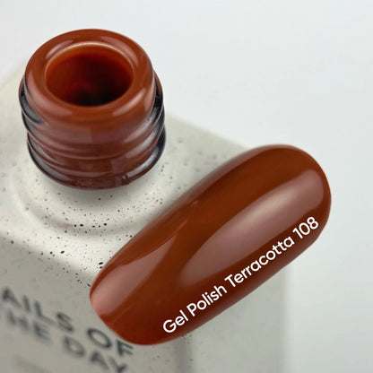 NAILSOFTHEDAY Gel Polish Terracotta — esmalte semipermanente en tono terracota (ladrillo) con cobertura completa en una sola capa. 10 ml.