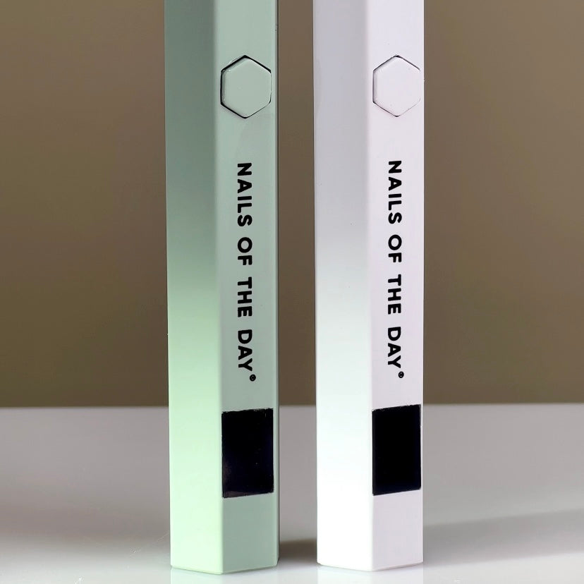 NAILSOFTHEDAY Nail lamp  — Blanca, linterna para formas superiores e inferiores