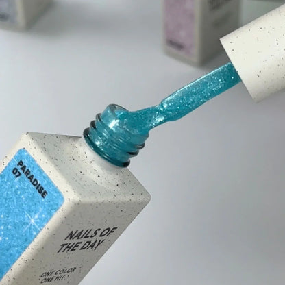 NAILSOFTHEDAY Paradise 07 — esmalte semipermanente turquesa neón que cubre la uña con una sola capa, 10 ml