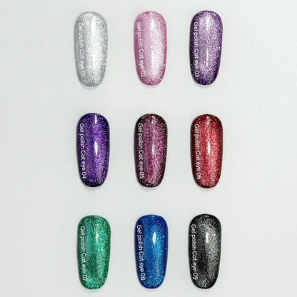 NAILSOFTHEDAY Gel Polish Cat Eye 03 — esmalte semipermanente lila efecto ojo de gato con partículas metálicas finas y un ligero efecto reflectante. Cobertura total en una sola capa. 6 ml.