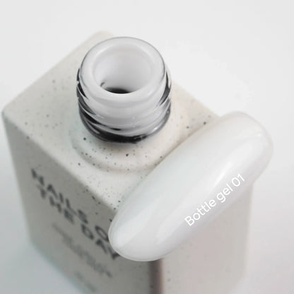 NAILSOFTHEDAY Bottle gel 01 – gel blanco ultrafuerte, 10 ml