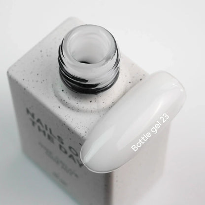NAILSOFTHEDAY Bottle Gel 23 – gel ultraresistente lechoso para el refuerzo de uñas, 10 ml