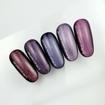 NAILSOFTHEDAY Korean Cat Eye 21 — esmalte en gel efecto ojo de gato en tono ciruela. 6 ml.