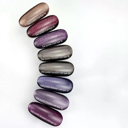 NAILSOFTHEDAY Korean Cat Eye 21 — esmalte en gel efecto ojo de gato en tono ciruela. 6 ml.
