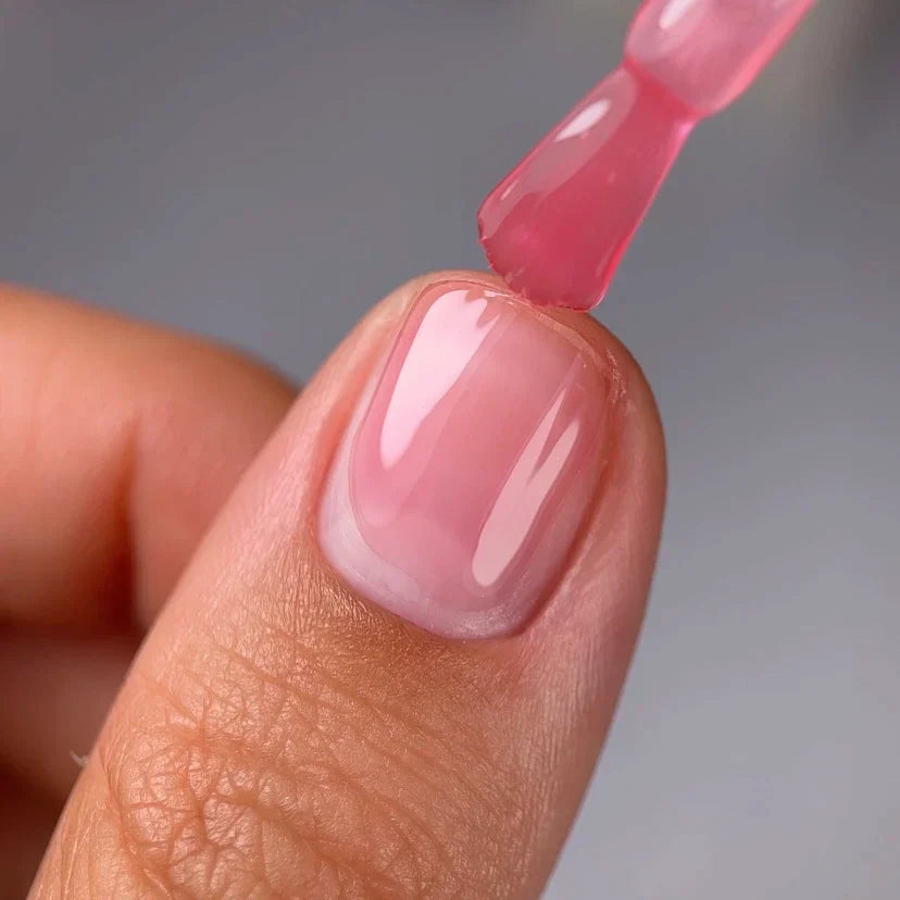 NAILSOFTHEDAY Cover Base 46 Light Pigment – base para uñas rosa empolvado semitransparente con pigmentación ligera, 10 ml