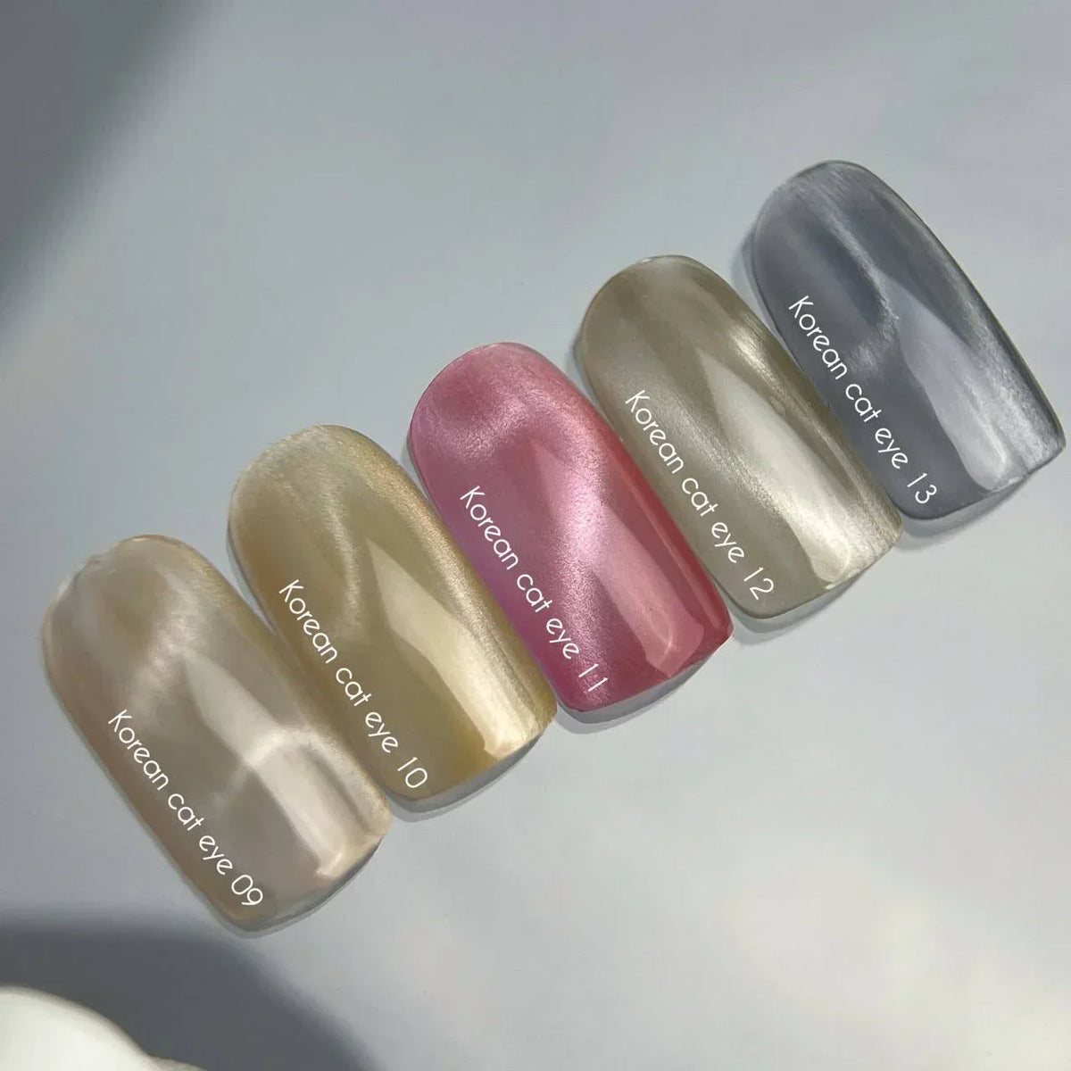 NAILSOFTHEDAY Korean cat eye 12 – gel efecto ojo de gato en tono beige frío, 10 ml