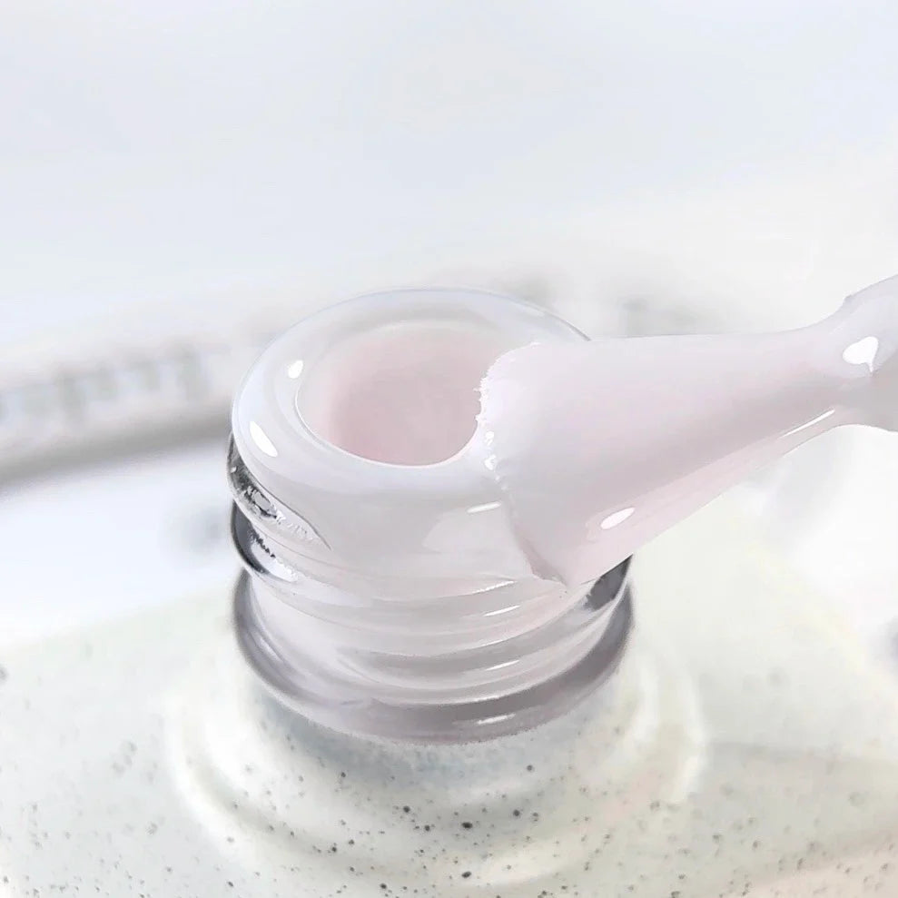 NAILSOFTHEDAY Color del Mes Abril 2026 — Cloudy Blanco lechoso con un delicado velo rosado, cobertura en una capa, 10 ml