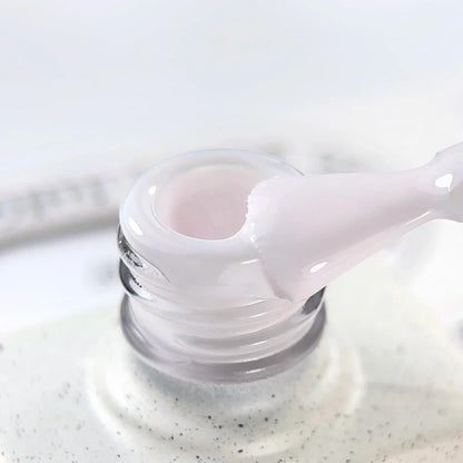 NAILSOFTHEDAY Color del Mes Abril 2026 — Cloudy Blanco lechoso con un delicado velo rosado, cobertura en una capa, 10 ml