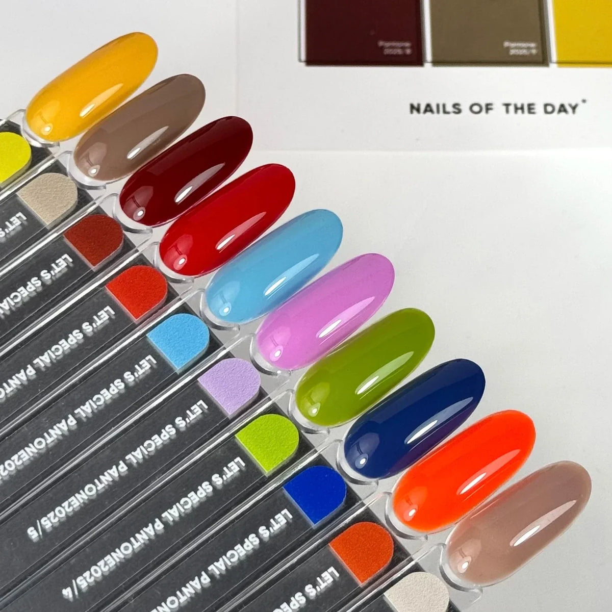 NAILSOFTHEDAY Let’s special Pantone2025/9 — esmalte semipermanente beige café frío, que cubre en una capa, 10 ml.