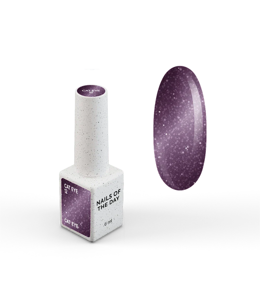 NAILSOFTHEDAY Gel Polish Cat Eye 12 — esmalte  efecto ojo de gato en tono morado, cobertura completa en una sola capa. 6 ml.