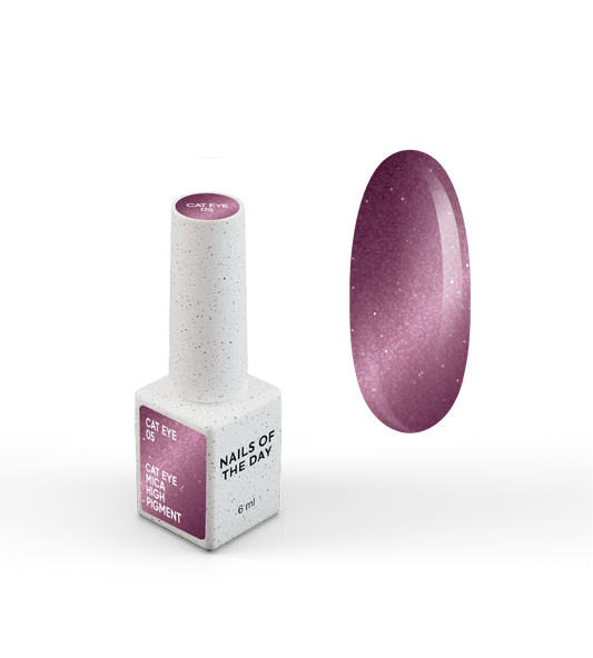 NAILSOFTHEDAY Gel Polish Cat Eye 05 — esmalte semipermanente rosa oscuro efecto ojo de gato con partículas metálicas finas y un ligero efecto reflectante. Cobertura total en una sola capa. 6 ml.