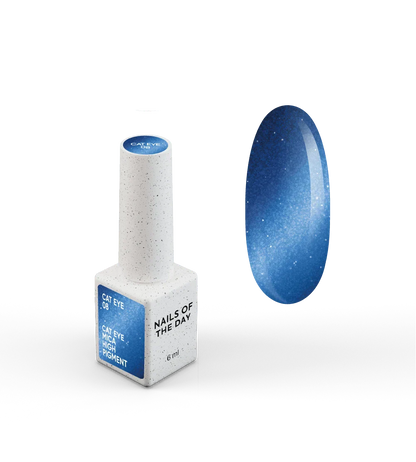 NAILSOFTHEDAY Gel Polish Cat Eye 08 — esmalte semipermanente azul efecto ojo de gato con partículas metálicas finas y un ligero efecto reflectante. Cobertura total en una sola capa. 6 ml.