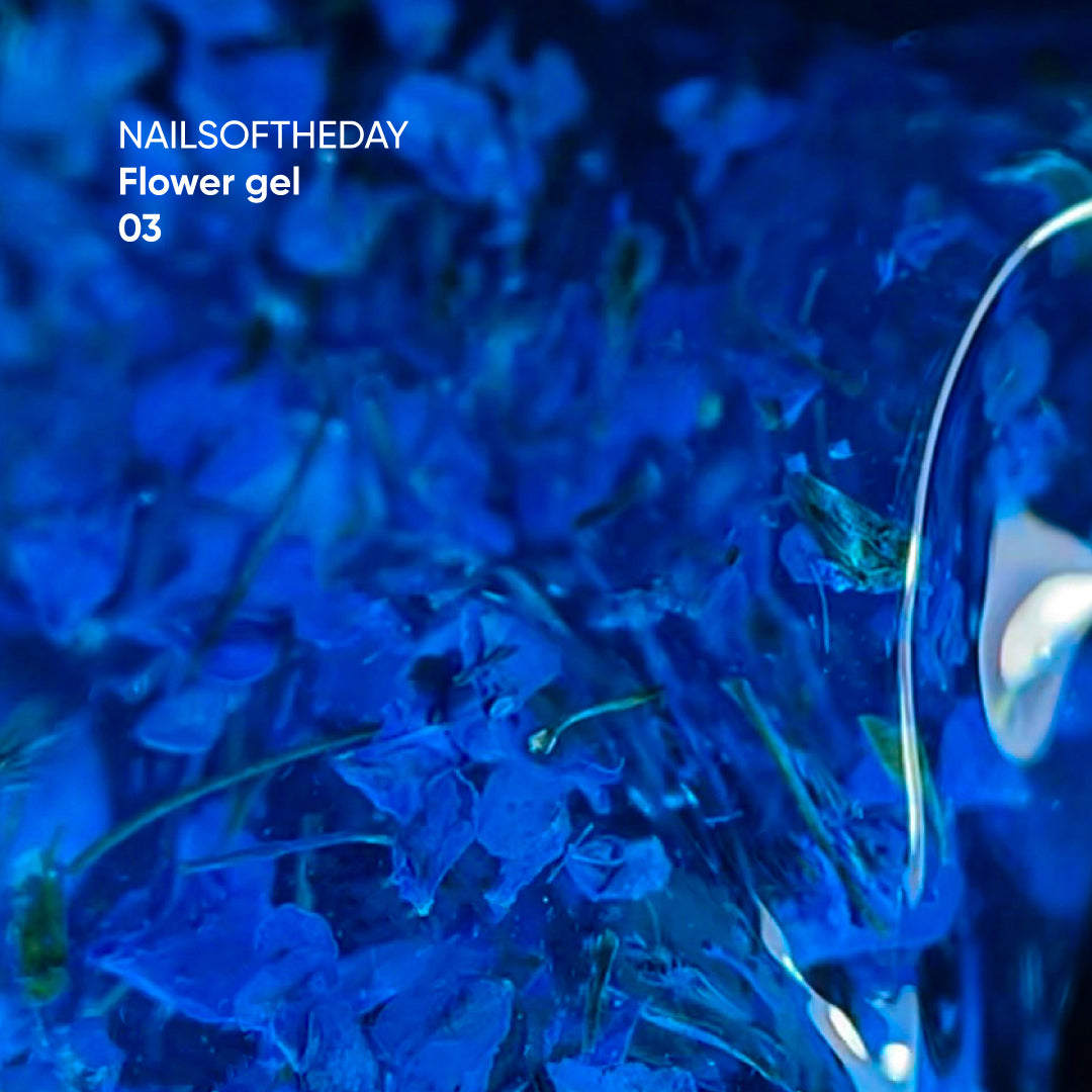 NAILSOFTHEDAY Build gel Flower 03 — gel de construcción azul con flores secas para uñas, 15 ml