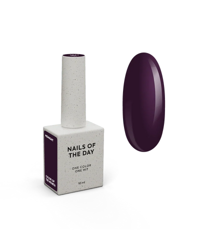 NAILSOFTHEDAY Color del Mes — Enero 2026
Midnight — tono ciruela intenso, cobertura total en una capa, 10 ml