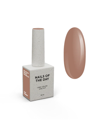 NAILSOFTHEDAY Let’s Special Mocha Mousse — esmalte semipermanente en un tono beige caramelo cálido, que cubre perfectamente en una sola capa, 10 ml.