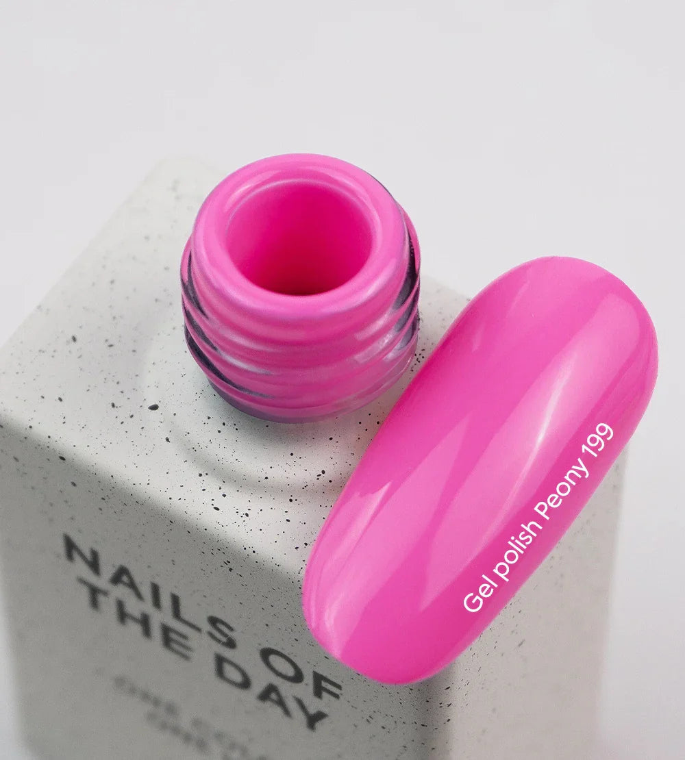 NAILSOFTHEDAY Gel Polish Peony — esmalte semipermanente rosa intenso y cálido, cubre en una sola capa, 10 ml.
