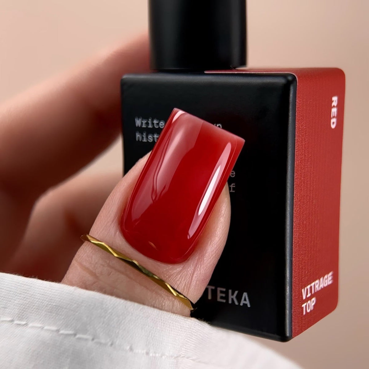 BIBLIOTEKA Cover Top Vitrage Red — Rojo, 10 ml